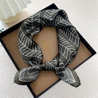 Mode Impression Géométrique Petit Foulard Carré Foulard En Soie Gros Nihaojewelry sku image 21