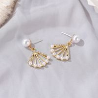 Baroque Fan-shaped Pearl Hollow Earrings Wholesale Nihaojewelry main image 3