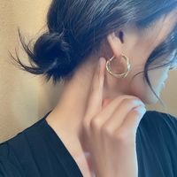 Simple Geometric Thick C-shaped Earrings Wholesale Nihaojewelry main image 3