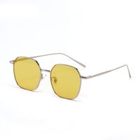 Retro Textured Polygonal Metal Frame Sunglasses sku image 4