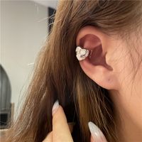 Wholesale Jewelry Black White Dripping Oil Heart-shaped Ear Clip Single Nihaojewelry main image 3