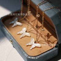 Wholesale Jewelry White Shell Pearl Butterfly Pendant Titanium Steel Necklace Nihaojewelry main image 3