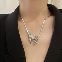 Retro Three-dimensional Bowknot Necklace Wholesale Nihaojewelry main image 1