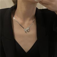 Retro Three-dimensional Bowknot Necklace Wholesale Nihaojewelry main image 3