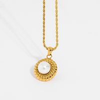 18k Gold Stainless Steel Croissant Natural Shell Pendant Pearl Necklace Wholesale Nihaojewelry sku image 1