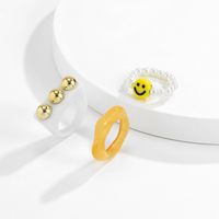 Personal Isierter Geometrischer Mehrfarbiger Smiley-perlen Anzug Ring Europäische Und Amerikanische Grenz Überschreitende Mode Hohler Acryl Ring main image 6