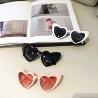 Wholesale Retro Heart-shaped Frame Children's Sunglasses Nihaojewelry main image 1