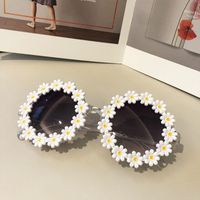 Wholesale Small Daisy Round Frame Sunglasses Nihaojewelry sku image 2
