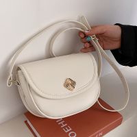 Retro Small Messenger Solid Color Buckle Saddle Bag Wholesale Nihaojewelry main image 1