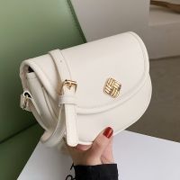 Retro Small Messenger Solid Color Buckle Saddle Bag Wholesale Nihaojewelry main image 5