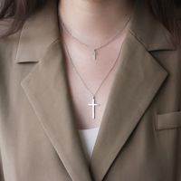 Vente En Gros Collier Simple En Acier Titane Croix Double Couche Nihaojewelry main image 1