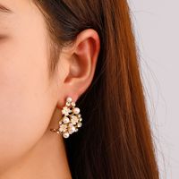 Korean High-grade Pearl Earrings French Style Temperament C- Shaped Flower Earrings Internet Celebrity Diamond Studded Hollow Earrings Earrings main image 1