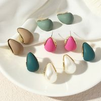 Simple Geometric Acrylic Spray Paint Metal Contrast Earrings Wholesale Nihaojewelry main image 1