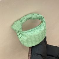 Solid Color Woven Knot Portable Croissant Bag Wholesale Nihaojewelry main image 2