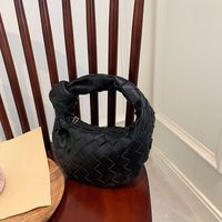 Solid Color Woven Knot Portable Croissant Bag Wholesale Nihaojewelry main image 5