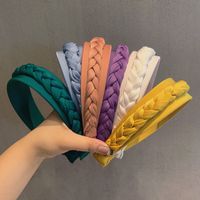 Wholesale Simple Solid Color Braided Wide-brimmed Headband Nihaojewelry main image 1