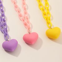 Acrylic Thick Chain Heart Pendant Necklace Wholesale Nihaojewelry main image 5