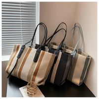 Fashion Large-capacity One-shoulder Contrast Color Striped Underarm Tote Handbags Wholesale Nihaojewelry main image 4