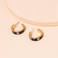 Fashion Small Daisy Geometric C-shaped Alloy Earrings Wholesale sku image 1