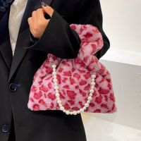 Cute Leopard Print Pearl Chain Plush Handbag Wholesale Nihaojewelry main image 6