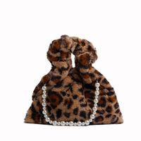 Cute Leopard Print Pearl Chain Plush Handbag Wholesale Nihaojewelry main image 3