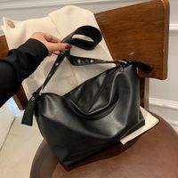 Simple Soft Leather Wide Strape Shoulder Bag Wholesale Nihaojewelry main image 5