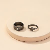Japan Und Südkorea Halbmond Schwester Ring Set Retro Nischen Ring Einfaches Design Kaltes Wind Paar Ring main image 4