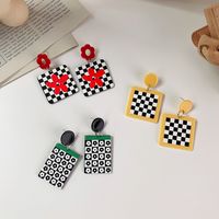 Vintage Black White Plaid Color Flower Acrylic Checkerboard Earrings Wholesale Nihaojewelry main image 4