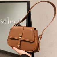 Retro Solid Color Buckle Type Messenger Saddle Bag Wholesale Nihaojewelry main image 1