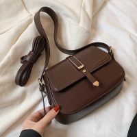 Retro Solid Color Buckle Type Messenger Saddle Bag Wholesale Nihaojewelry main image 4