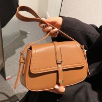 Retro Solid Color Buckle Type Messenger Saddle Bag Wholesale Nihaojewelry main image 5