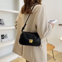 Fashion Casual Lock Solid Color Shoulder Bag Wholesale Nihaojewelry main image 1