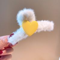 Korean Style Plush Heart Shape Catch Clip Wholesale Nihaojewelry sku image 1