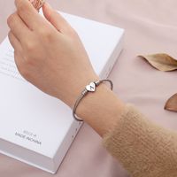 Nuevo Brazalete De Amor De Acero Inoxidable Europeo Y Americano El Grabado Es Posible Pulseras De Hombre Y Mujer Adorno De Pulsera Venta Al Por Mayor Comercio Exterior Exclusivo main image 2