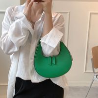 Simple Fashion Solid Color Crescent Saddle Bag Wholesale Nihaojewelry main image 4