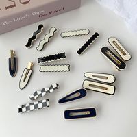 Simple Geometric Printing Wave Side Resin Bangs Clip Wholesale Nihaojewelry main image 1
