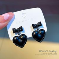 Pendientes De Cobre Con Lazo Retro Negro Y Corazón Al Por Mayor Nihaojewelry sku image 1