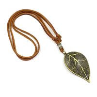 Rétro Grande Feuille De Pendentif Collier Long Pull Chaîne Hommes Et Femmes Coréenne-style Feuille De Peau De Vache Chaîne Collier Accessoires Personnels sku image 1