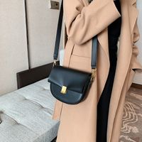 Korean Version Of The Simple Texture Small Bag Autumn 2021 New Trendy Fashion One-shoulder Cross-body Saddle Bag main image 6