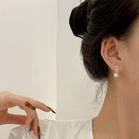 Online Influencer Fashion Ins Style Zircon Earrings For Women Simple Temperamental Pearl Stud Earrings Minority All-match Personalized Earrings Wholesale main image 3
