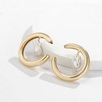 Temperament Baroque Shaped Imitation Pearl C-shaped Earrings Simple Geometric Ring Metal Earrings main image 3