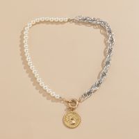 Grenzüberschreitender Schmuck Kreative Spleißen Nachahmung Perlen Twist Kette Halskette Geometrisches Einfaches Porträt Metallanhänger main image 3