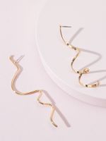 Fashion Jewelry Simple Asymmetrical Metal Line Stud Earrings main image 3