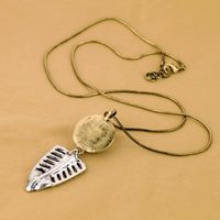 Retro Trend Feather Necklace Harajuku Style Hip-hop Necklace Same Paragraph Long Temperament Sweater Chain main image 3