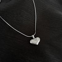 Korean New Stainless Steel Smooth Love Necklace Temperament Clavicle Chain Three-dimensional Peach Heart Jewelry Wholesale main image 6