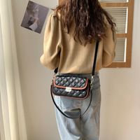Classic Style Diamond Embroidery Thread Small Bag 2021 New Autumn And Winter Women's Bags Ins Messenger Bag Shoulder Underarm Small Square Bag sku image 3