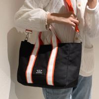 Fashion Large Capacity Wide Shoulder Strap Hit Color Portable Tote Bag Wholesale Nihaojewelry main image 4