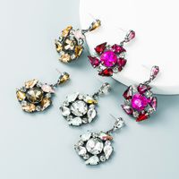 Retro-mehrschichtlegierungsblume Voller Diamantohrringe Großhandel Nihaojewelry main image 1