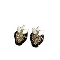 Retro Black White Enamel Flowers Stud Earrings Wholesale Nihaojewelry main image 3
