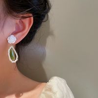 Boucles D&#39;oreilles Pendentif Fleur En Résine Opale Verte Rétro En Gros Nihaojewelry main image 3